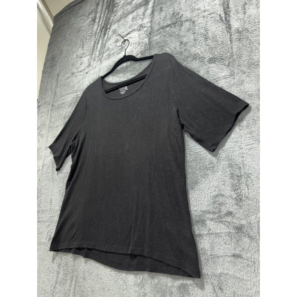 Time and Tru Womens XL Lot of 2 Tops Plaid Flutter Sleeve Top Black Tee Casual