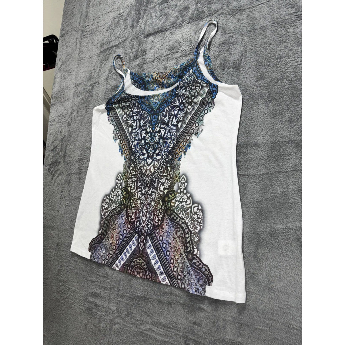 Unbranded Womens XL White Graphic Cami Tank Top Boho Casual Summer