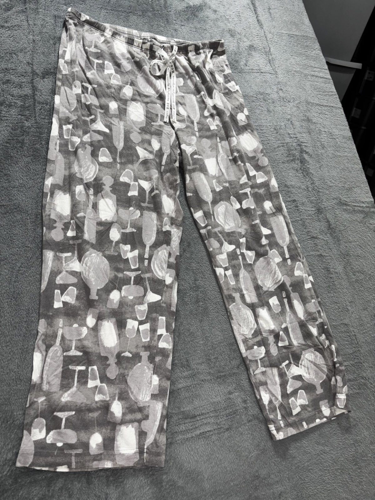 HUE Womens M Gray White Wine Glass Print Pajama Pants Cozy Casual