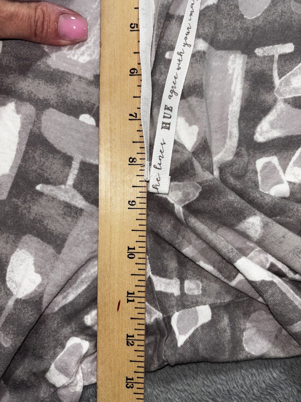 HUE Womens M Gray White Wine Glass Print Pajama Pants Cozy Casual