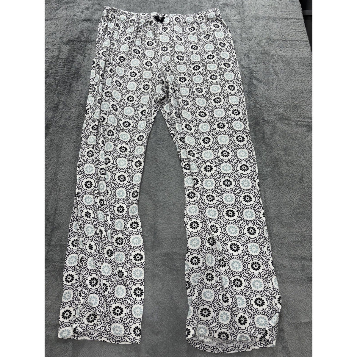 Kathy Ireland Womens L Black White Medallion Print Sleepwear Pants Cozy
