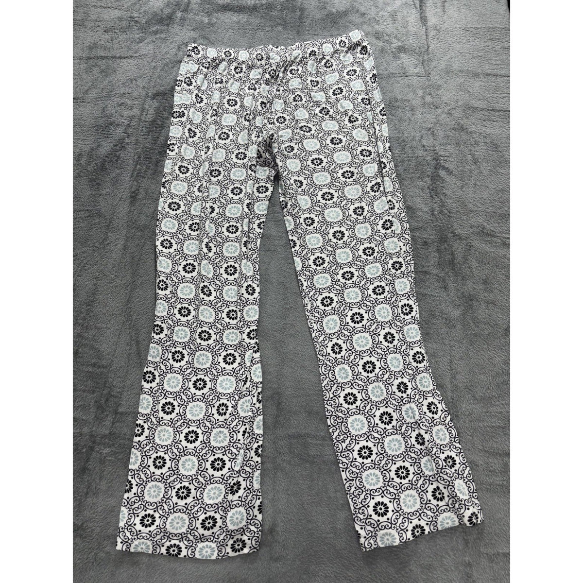 Kathy Ireland Womens L Black White Medallion Print Sleepwear Pants Cozy