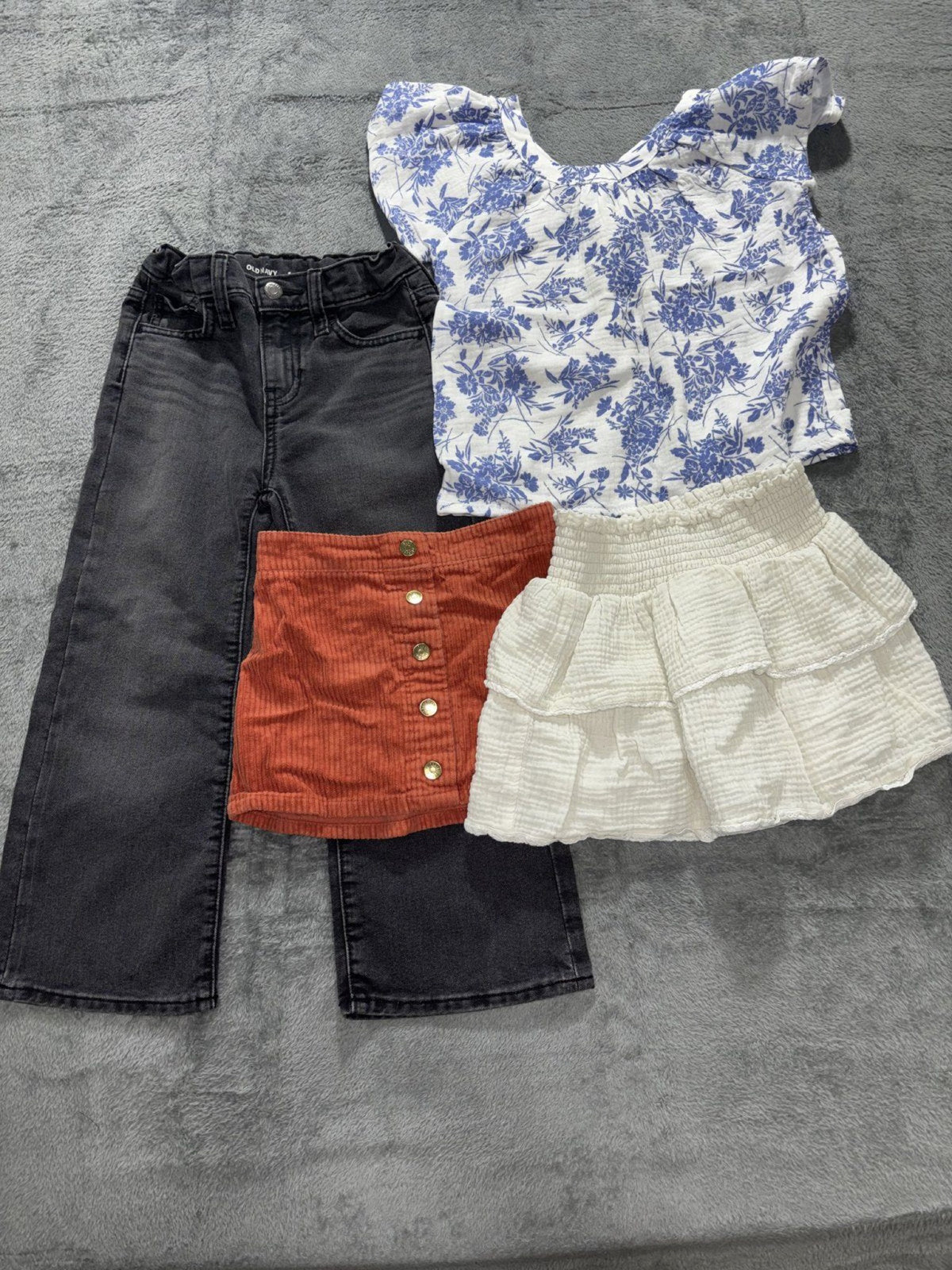 Old Navy Girls Sizes 5 to 7 4 Piece Bundle Jeans Skirts Top Cat and Jack btween