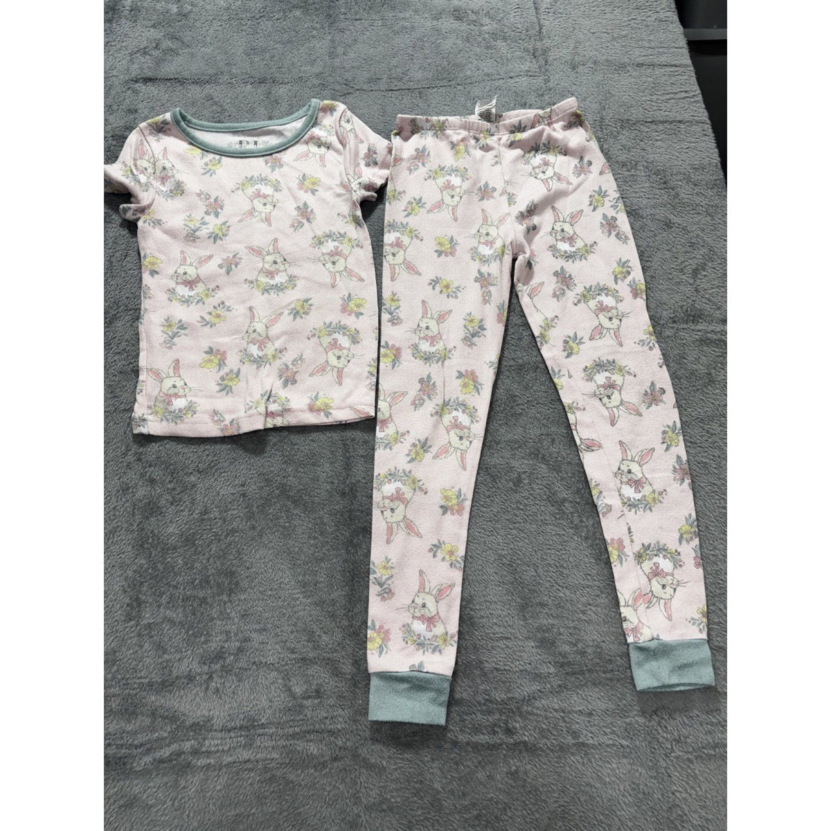 Disney Junior Minnie Girls Sizes 6 and S 3 Piece Bundle Swimsuit PJ Essentials