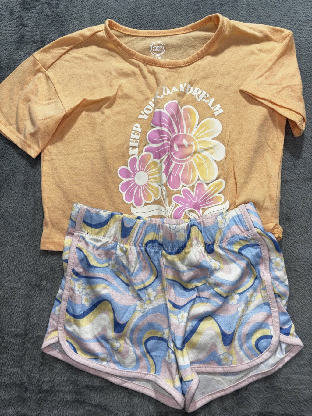 Wonder Nation Girls Sizes 6 to 6X 4 Piece Outfit Bundle Carter's Tees Shorts
