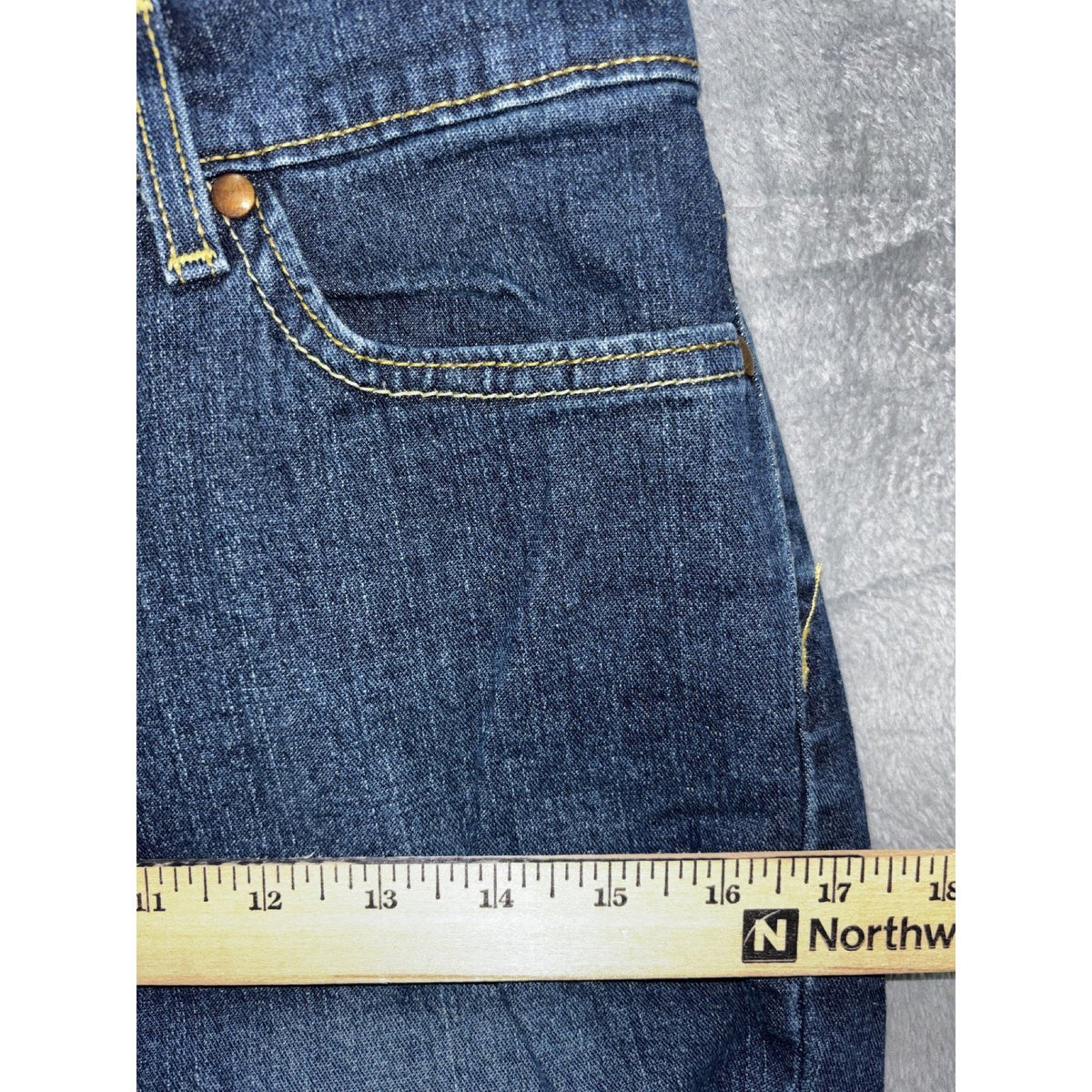 Old Navy Womens 8 Short Dark Blue Boot Cut Jeans Just Below Waist Casual