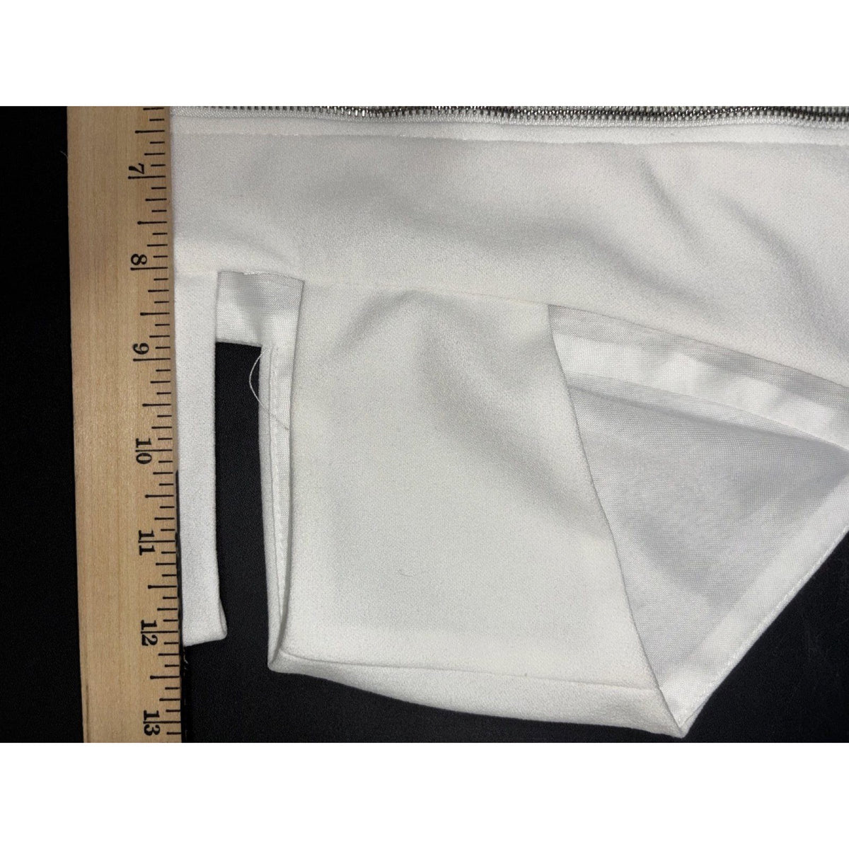 BANJUL Womens White Sleeveless Cutout Crop Top Zip Back Size Not Tagged