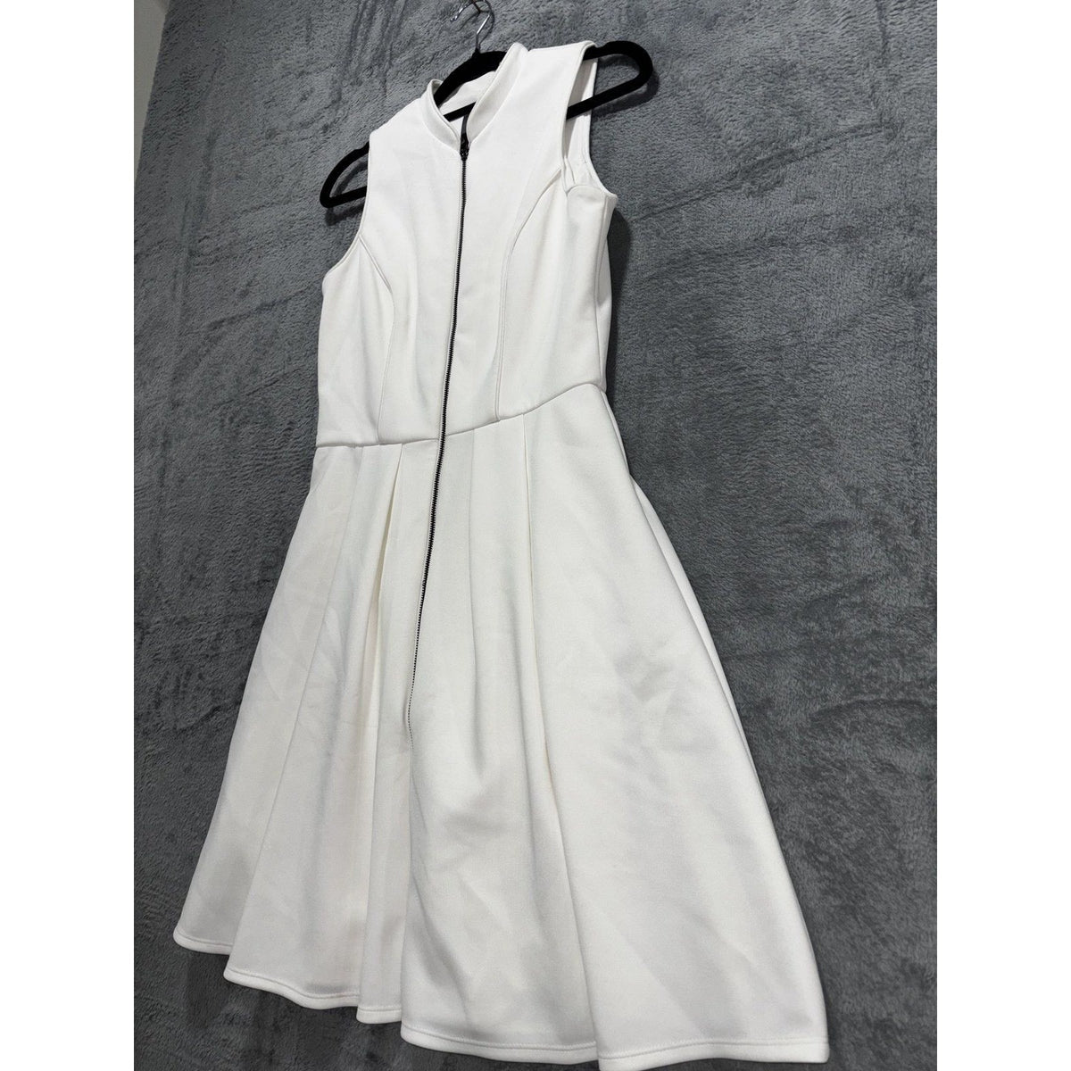 Vince Camuto Womens 2 White Sleeveless Fit and Flare Dress Zip Front Minimalist
