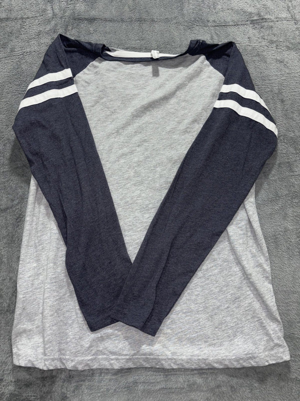 L.A.T Apparel Womens XL Gray Navy Raglan Long Sleeve Graphic Tee Casual