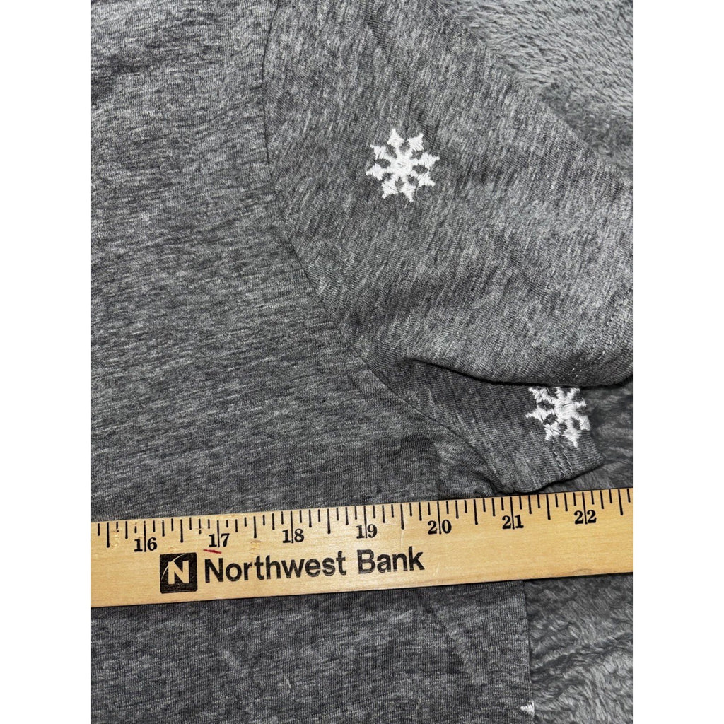 Maurices 24/7 Womens L Gray Snowflake Crewneck Short Sleeve Tee Casual Winter