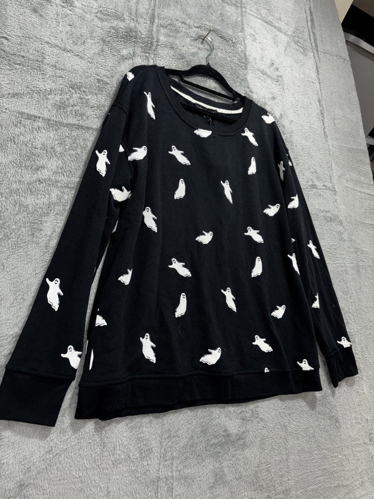 NWT Jane + Delancey Womens L Black Ghost Print Sweatshirt Halloween Casual