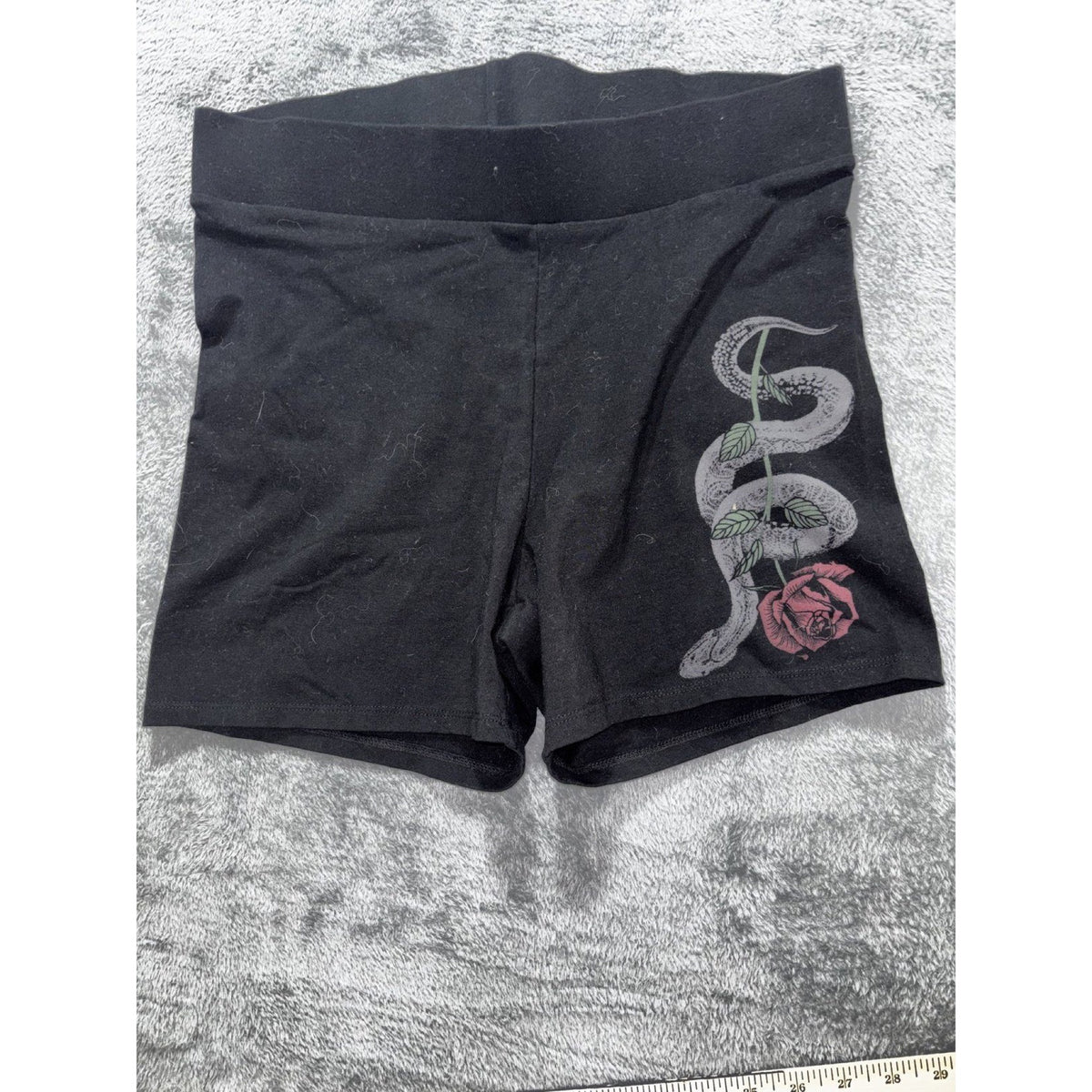 Nightfall by Torrid Womens 1 Black Snake Rose Graphic Bike Shorts Gothic