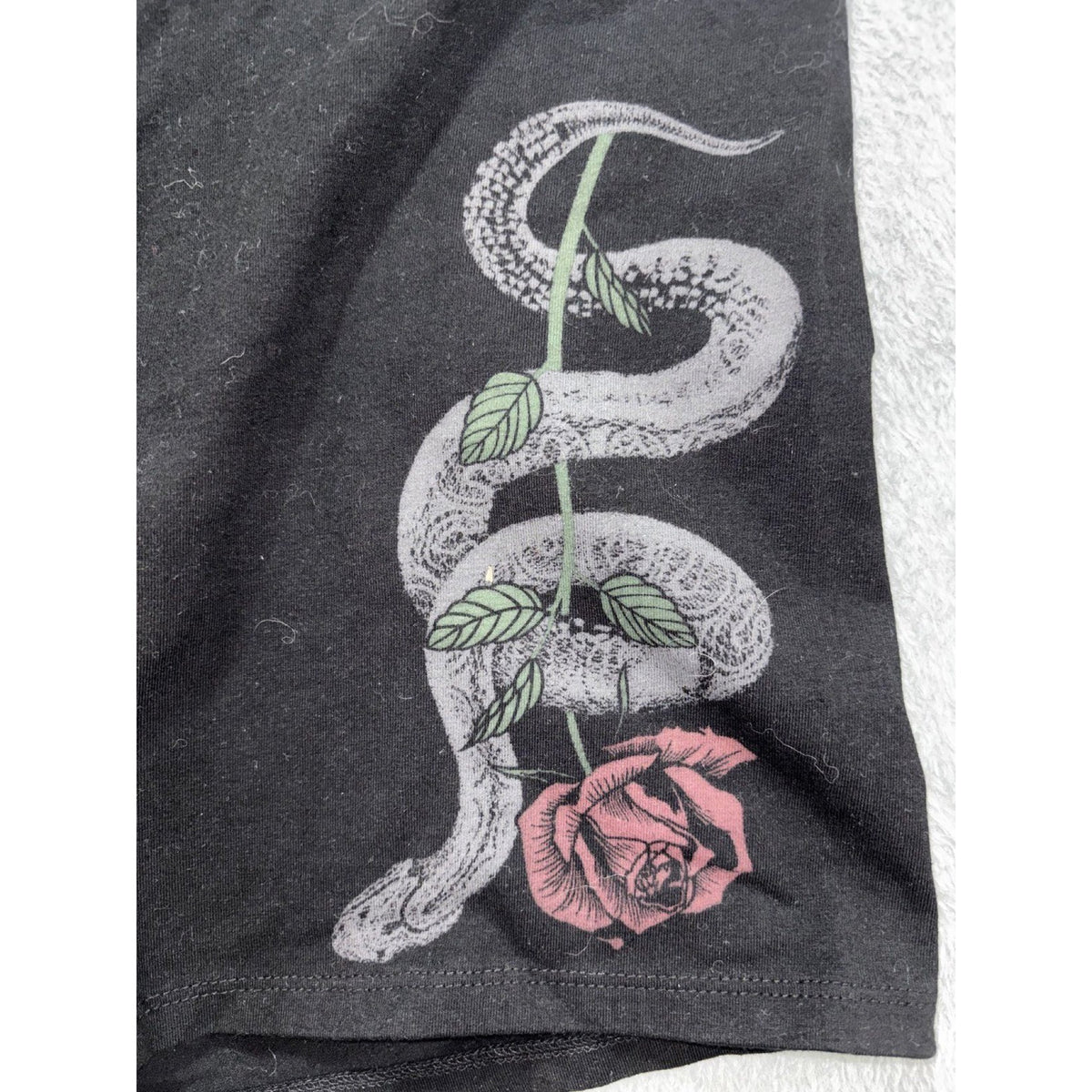 Nightfall by Torrid Womens 1 Black Snake Rose Graphic Bike Shorts Gothic