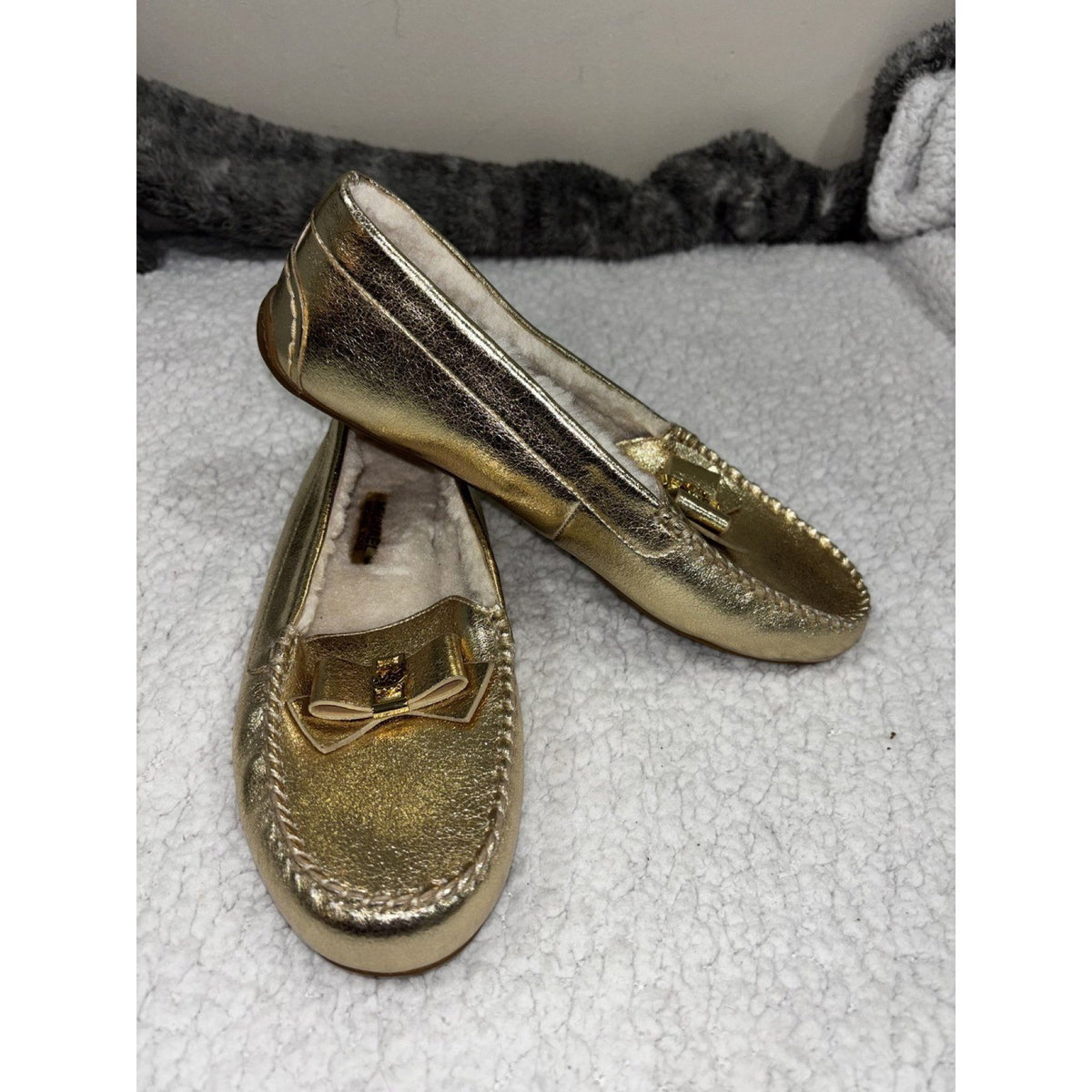 Michael Kors Womens 8.5 Gold Moccasin Loafers Faux Shearling Cozy Preppy