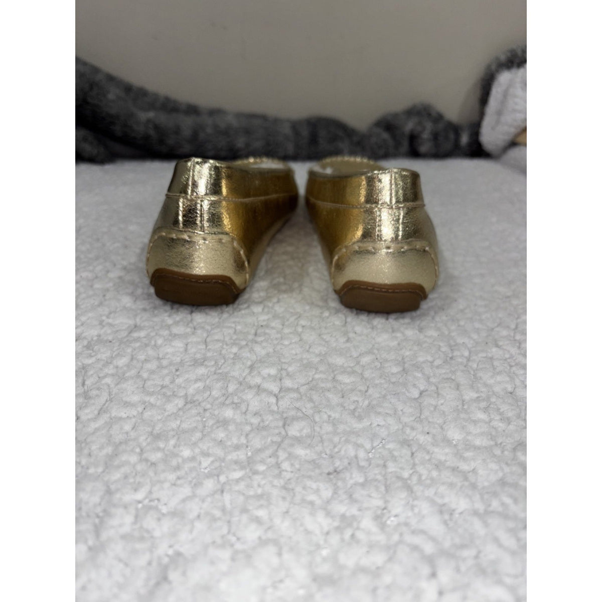Michael Kors Womens 8.5 Gold Moccasin Loafers Faux Shearling Cozy Preppy