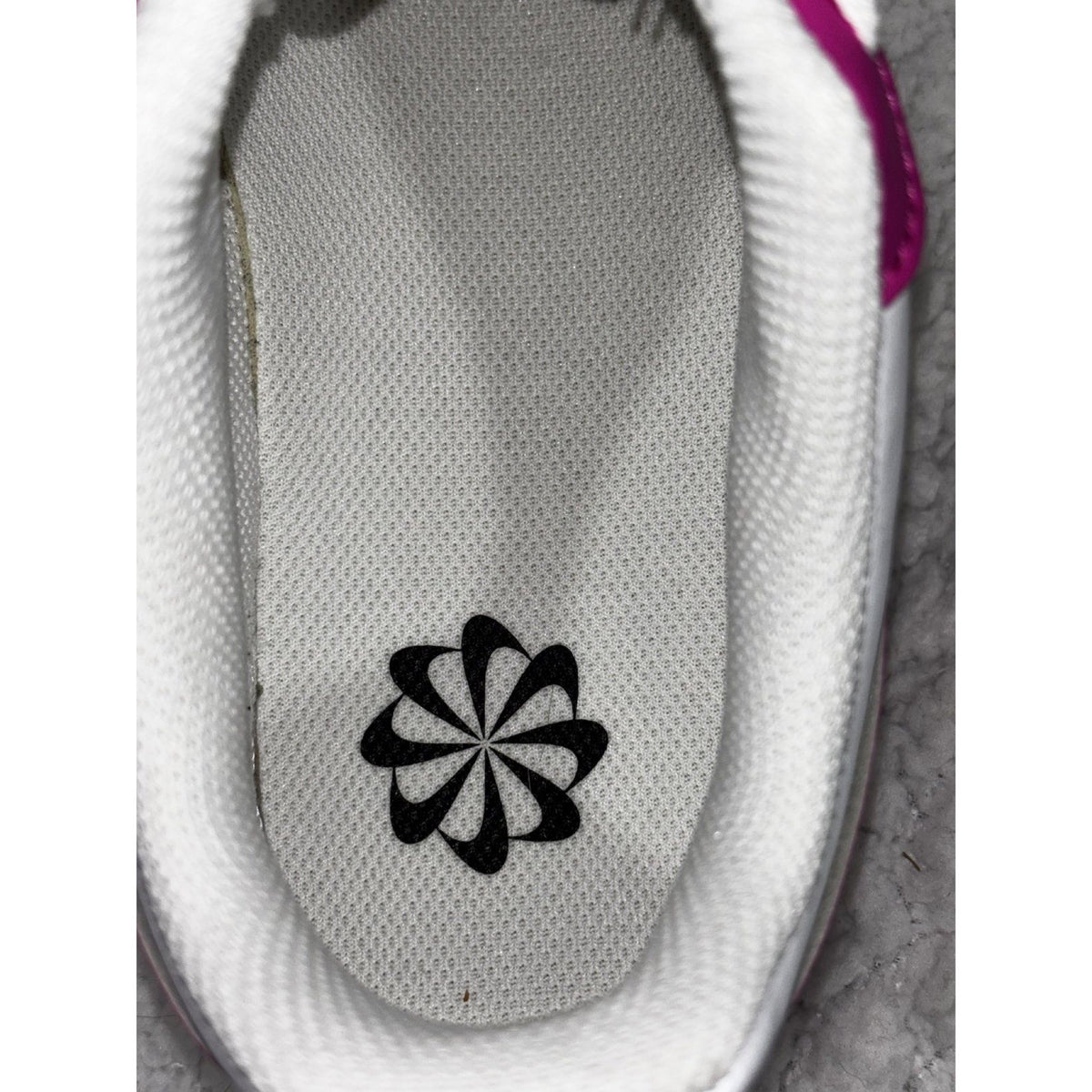 Nike Kids Youth 7Y White Fuchsia Low Top Sneakers Athletic Casual