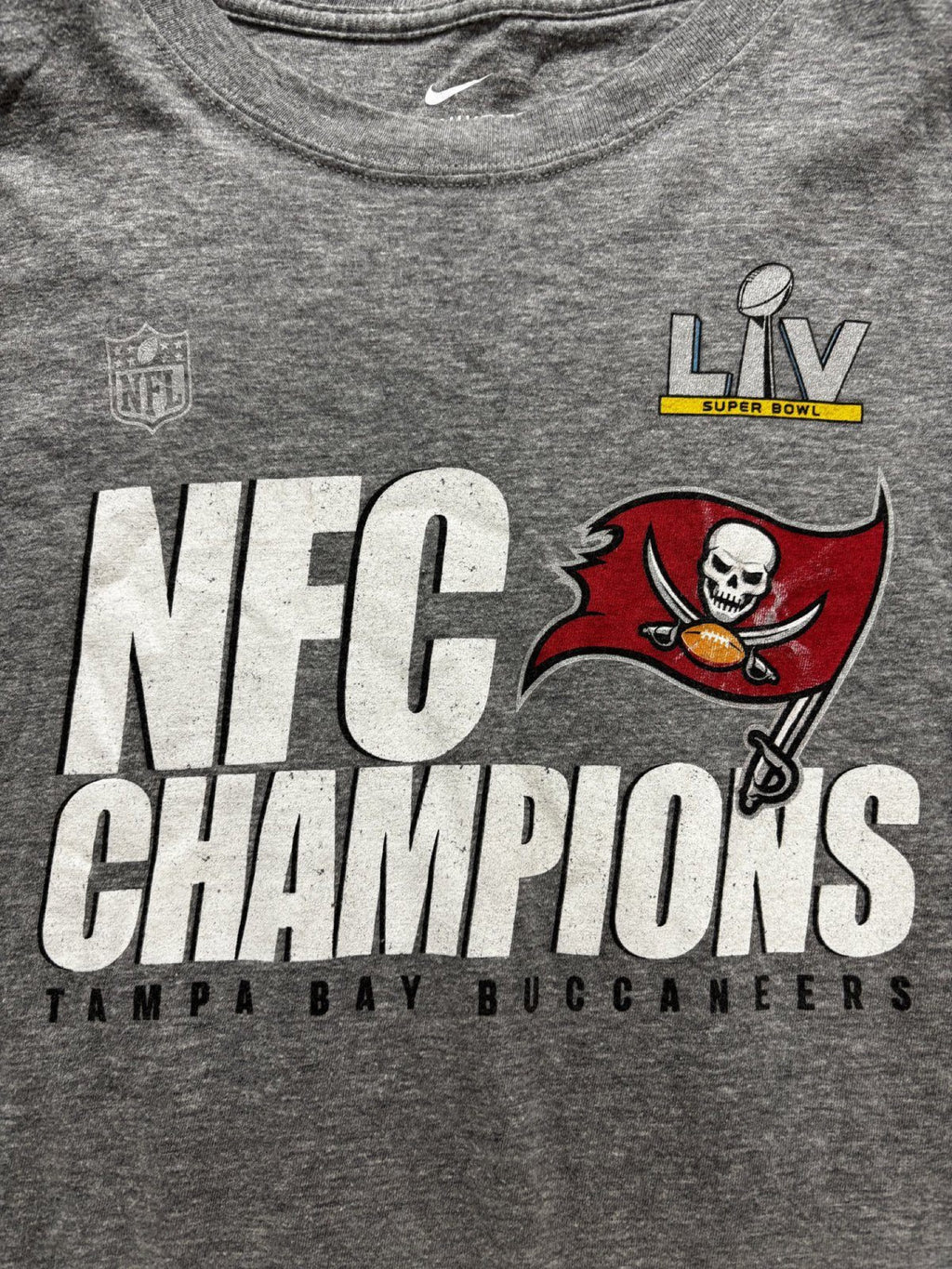 Nike Youth L 14-16 Gray Buccaneers NFC Champions LIV Long Sleeve Tee Casual