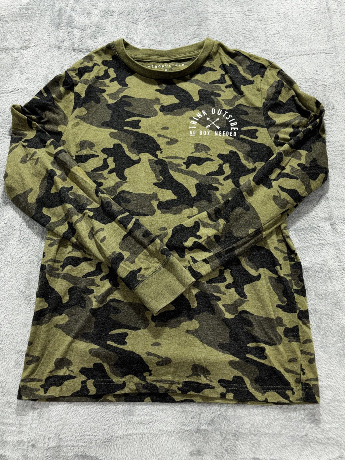 Aeropostale Mens M Olive Camo Long Sleeve Graphic Tee Casual