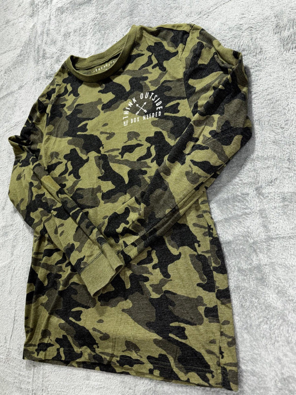Aeropostale Mens M Olive Camo Long Sleeve Graphic Tee Casual