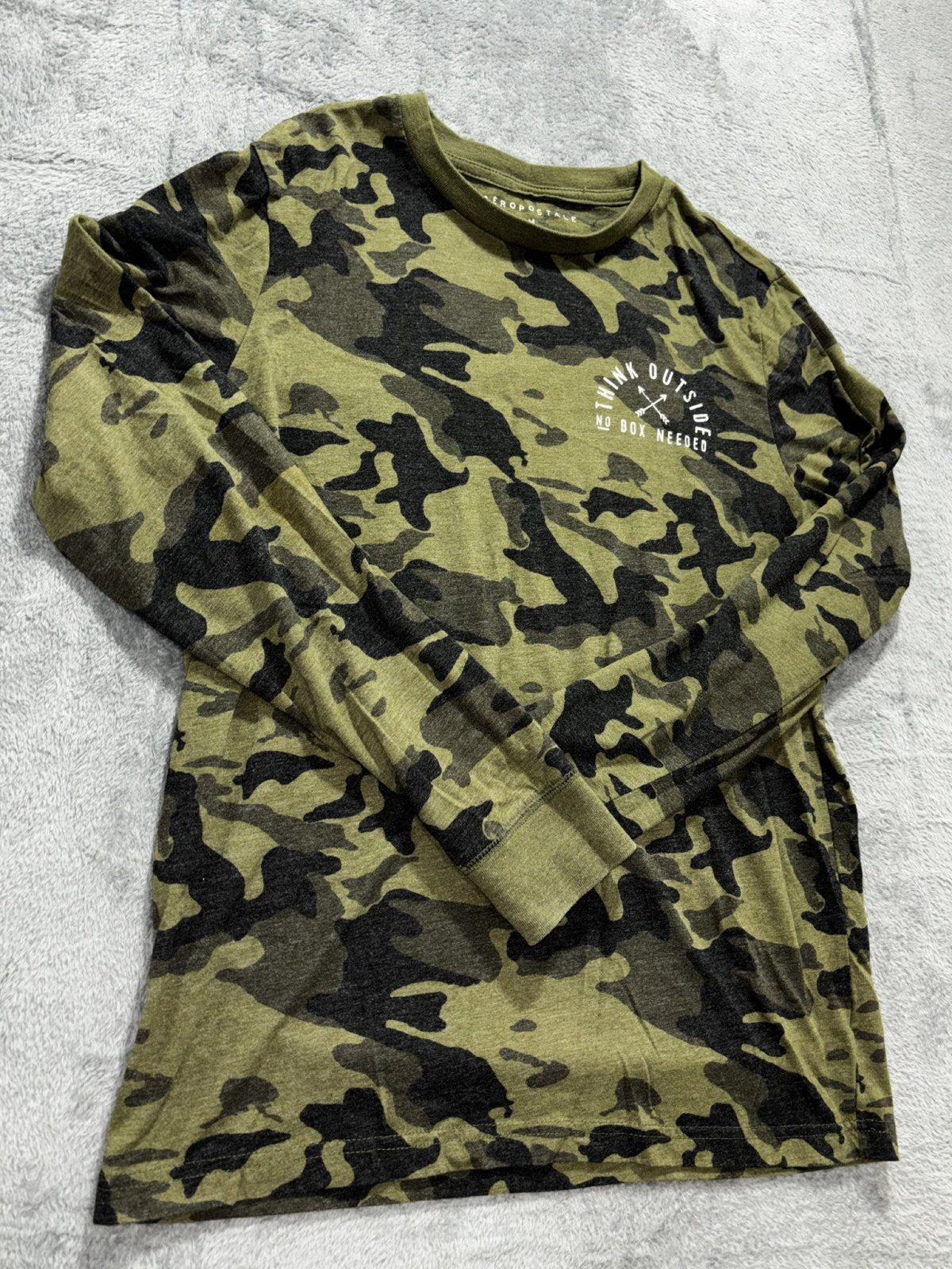 Aeropostale Mens M Olive Camo Long Sleeve Graphic Tee Casual