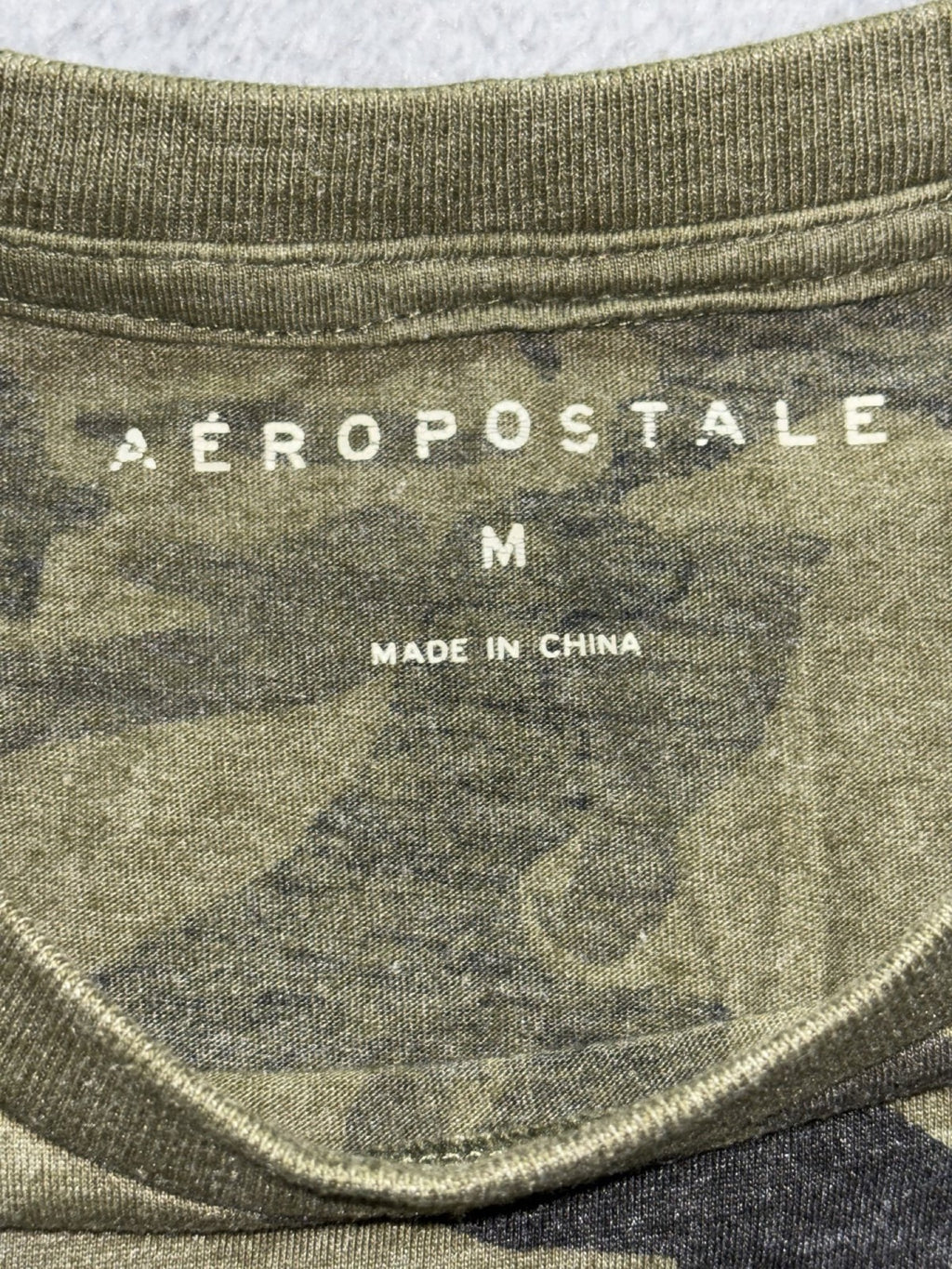 Aeropostale Mens M Olive Camo Long Sleeve Graphic Tee Casual