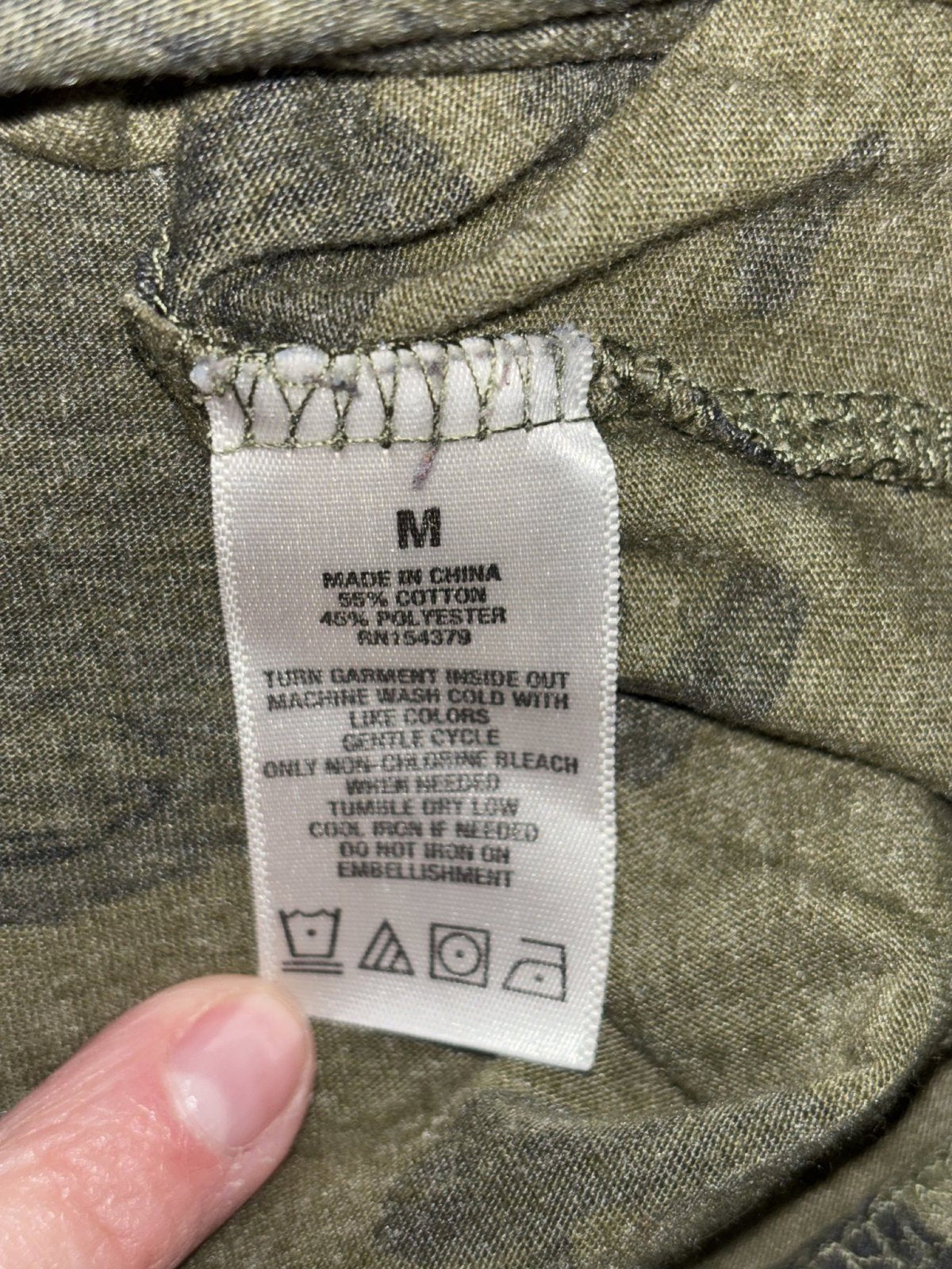 Aeropostale Mens M Olive Camo Long Sleeve Graphic Tee Casual