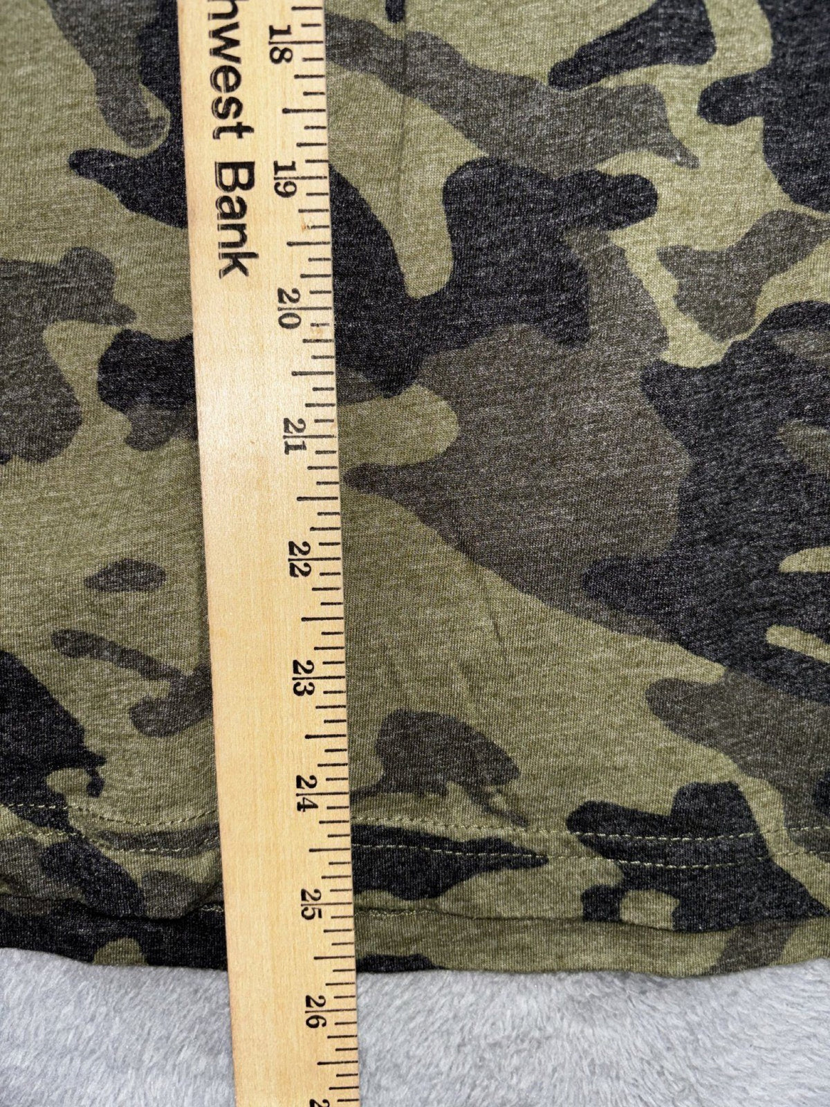 Aeropostale Mens M Olive Camo Long Sleeve Graphic Tee Casual