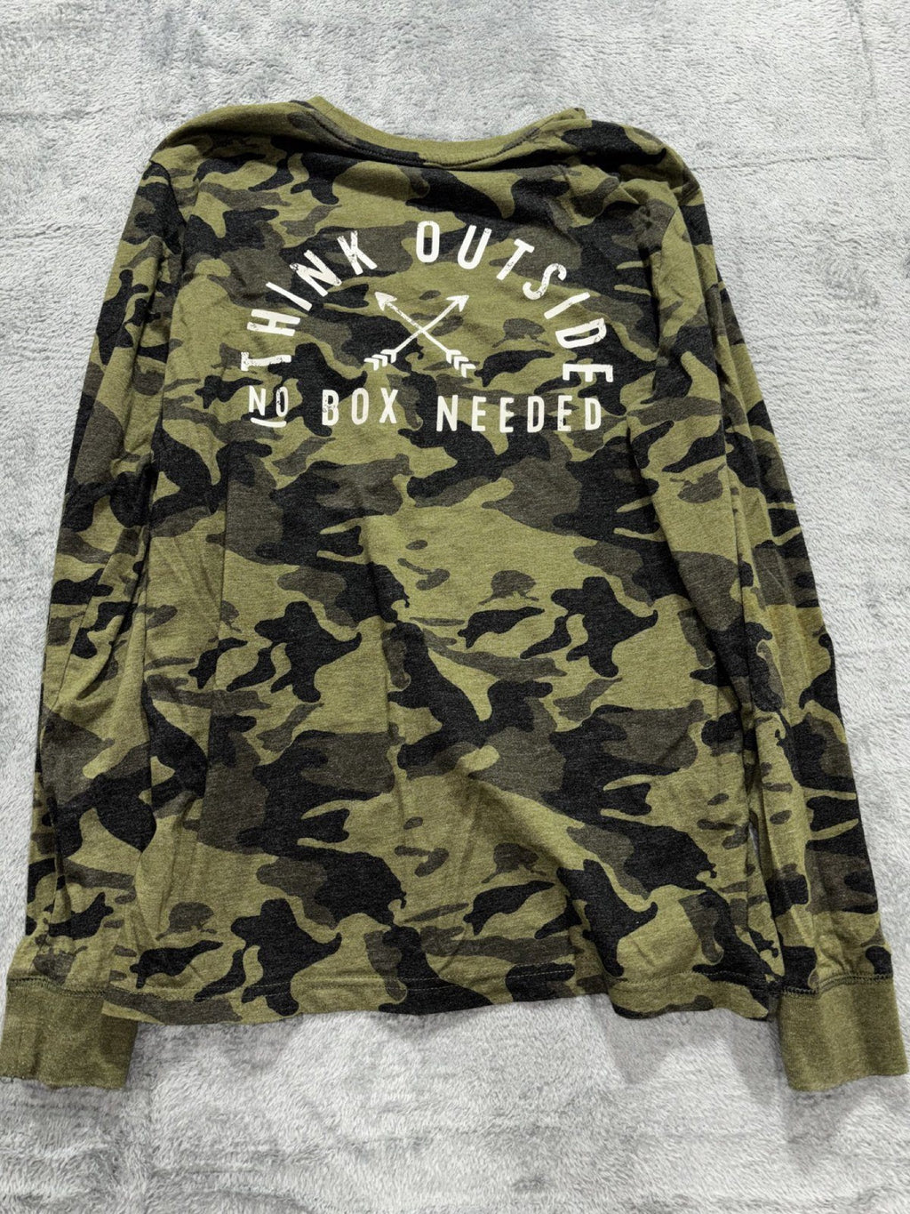 Aeropostale Mens M Olive Camo Long Sleeve Graphic Tee Casual