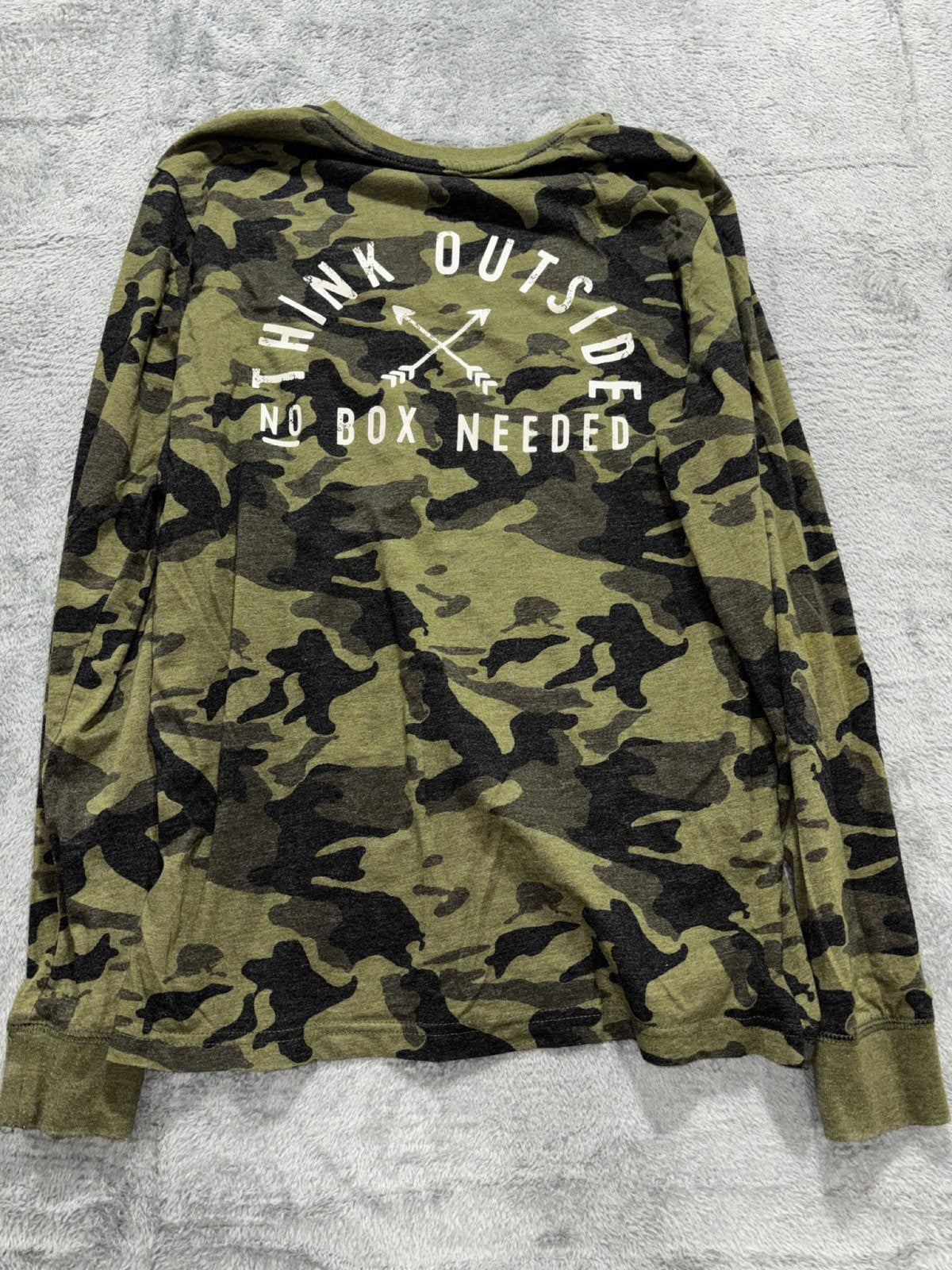 Aeropostale Mens M Olive Camo Long Sleeve Graphic Tee Casual