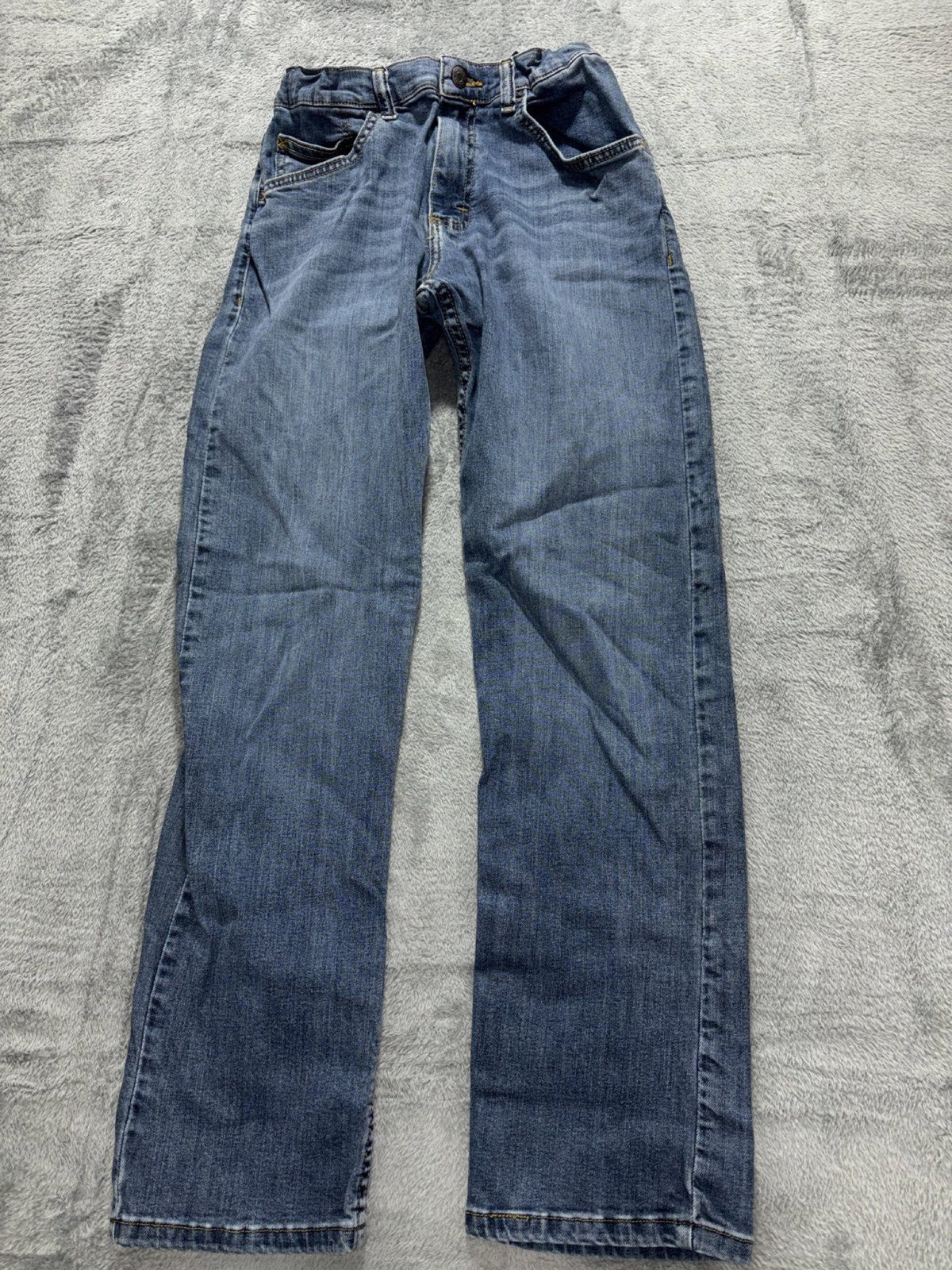 Wrangler Boys 16 Regular Medium Blue Classic Straight Jeans Casual