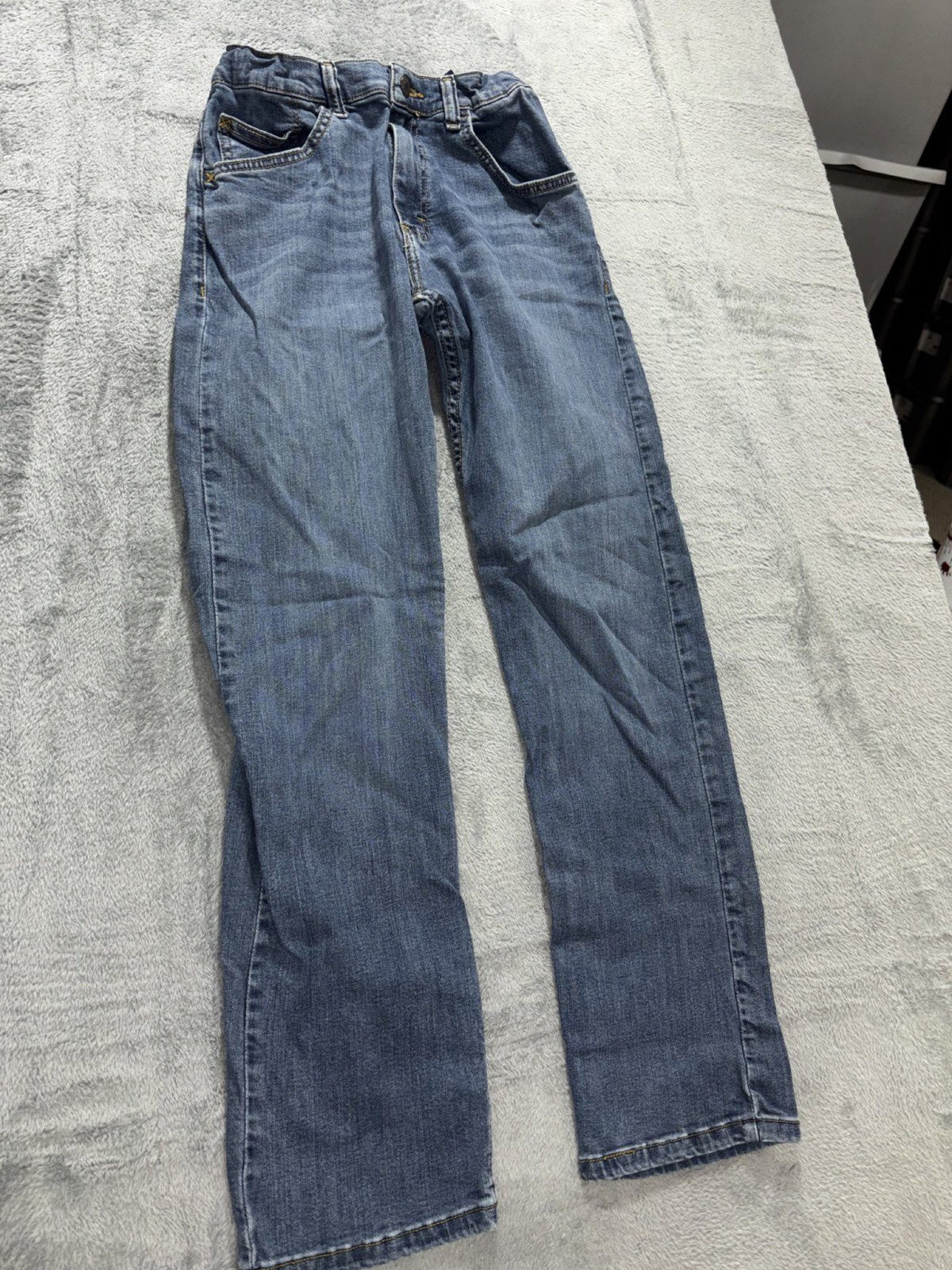 Wrangler Boys 16 Regular Medium Blue Classic Straight Jeans Casual
