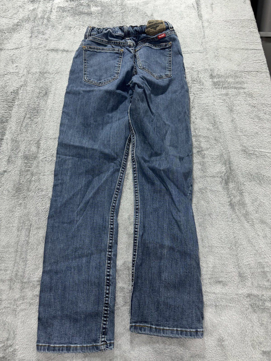 Wrangler Boys 16 Regular Medium Blue Classic Straight Jeans Casual
