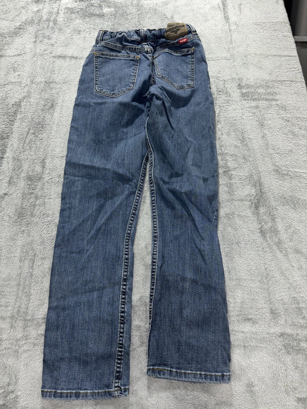 Wrangler Boys 16 Regular Medium Blue Classic Straight Jeans Casual