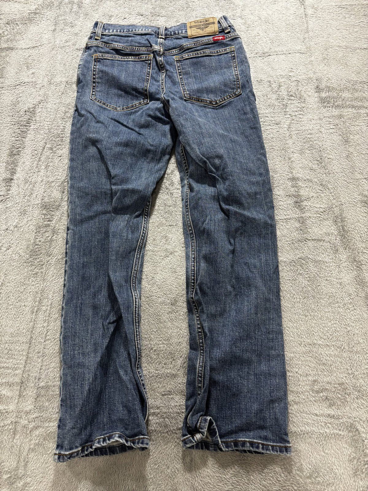 Wrangler Boys 14 Regular Medium Blue Classic Boot Cut Jeans Casual