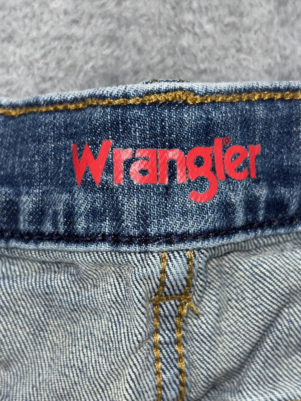Wrangler Boys 14 Regular Medium Blue Classic Boot Cut Jeans Casual