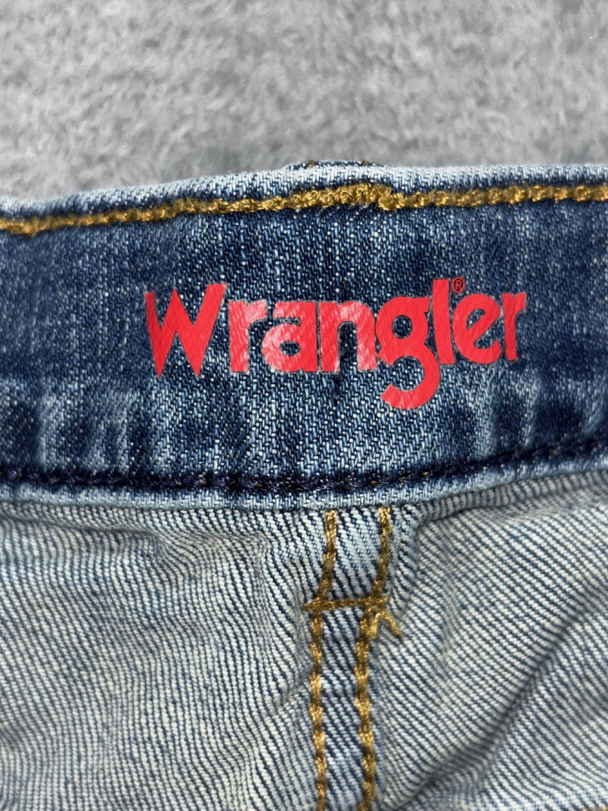 Wrangler Boys 14 Regular Medium Blue Classic Boot Cut Jeans Casual