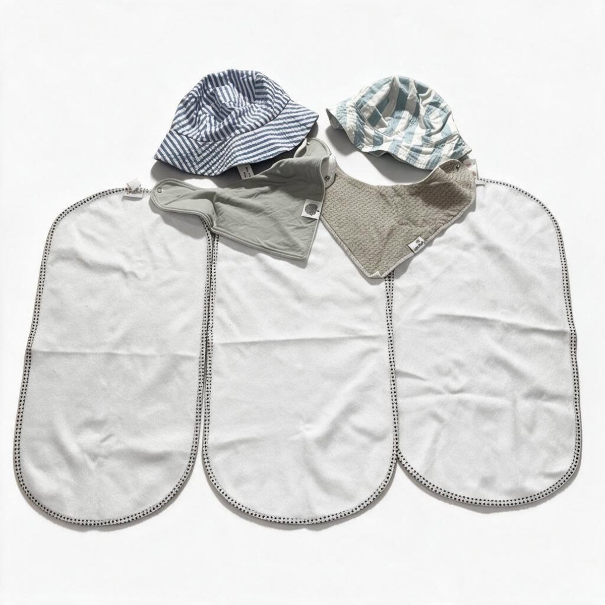 Munchkin Baby 12M 7 Piece Bundle Burp Cloths Bibs Sun Hats White Gray Tan Blue