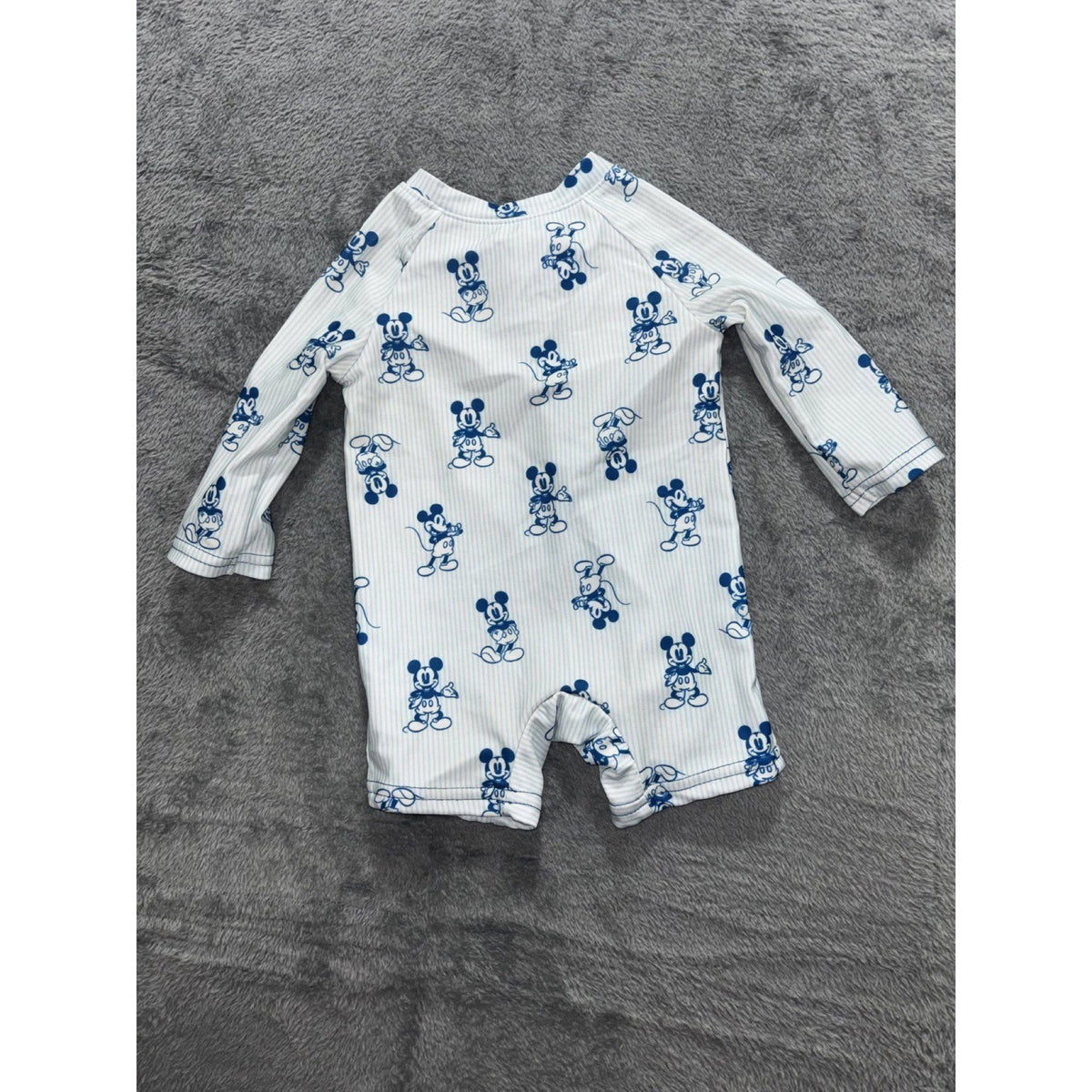 Majestic Baby Sizes 3-6M to 6M 3 Piece Bundle Phillies Tee Mickey babyGap