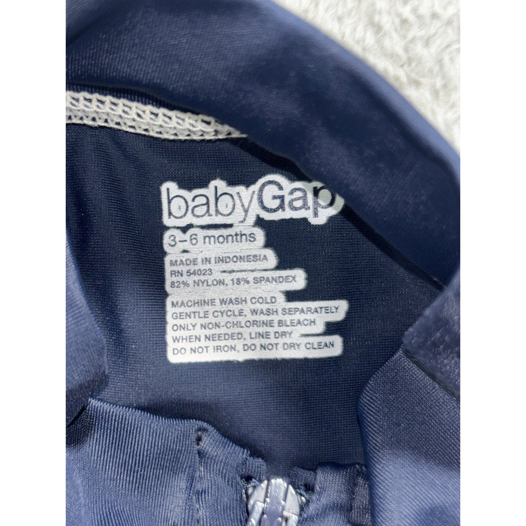 Majestic Baby Sizes 3-6M to 6M 3 Piece Bundle Phillies Tee Mickey babyGap