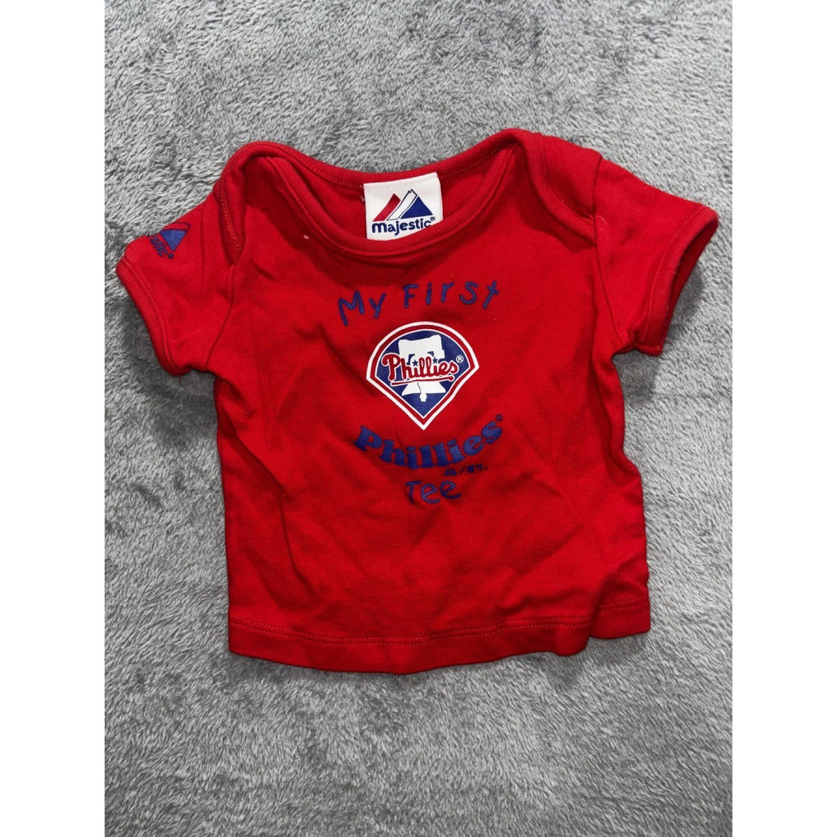Majestic Baby Sizes 3-6M to 6M 3 Piece Bundle Phillies Tee Mickey babyGap