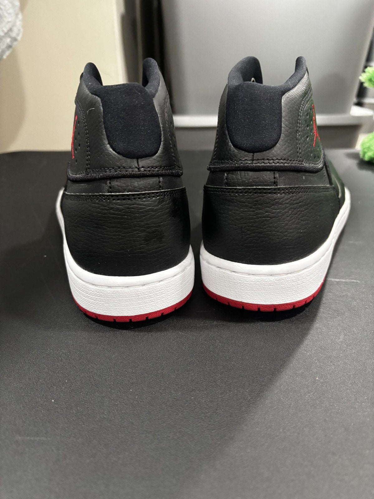 Jordan Mens 12 Black White Red High Top Sneakers Athletic Streetwear