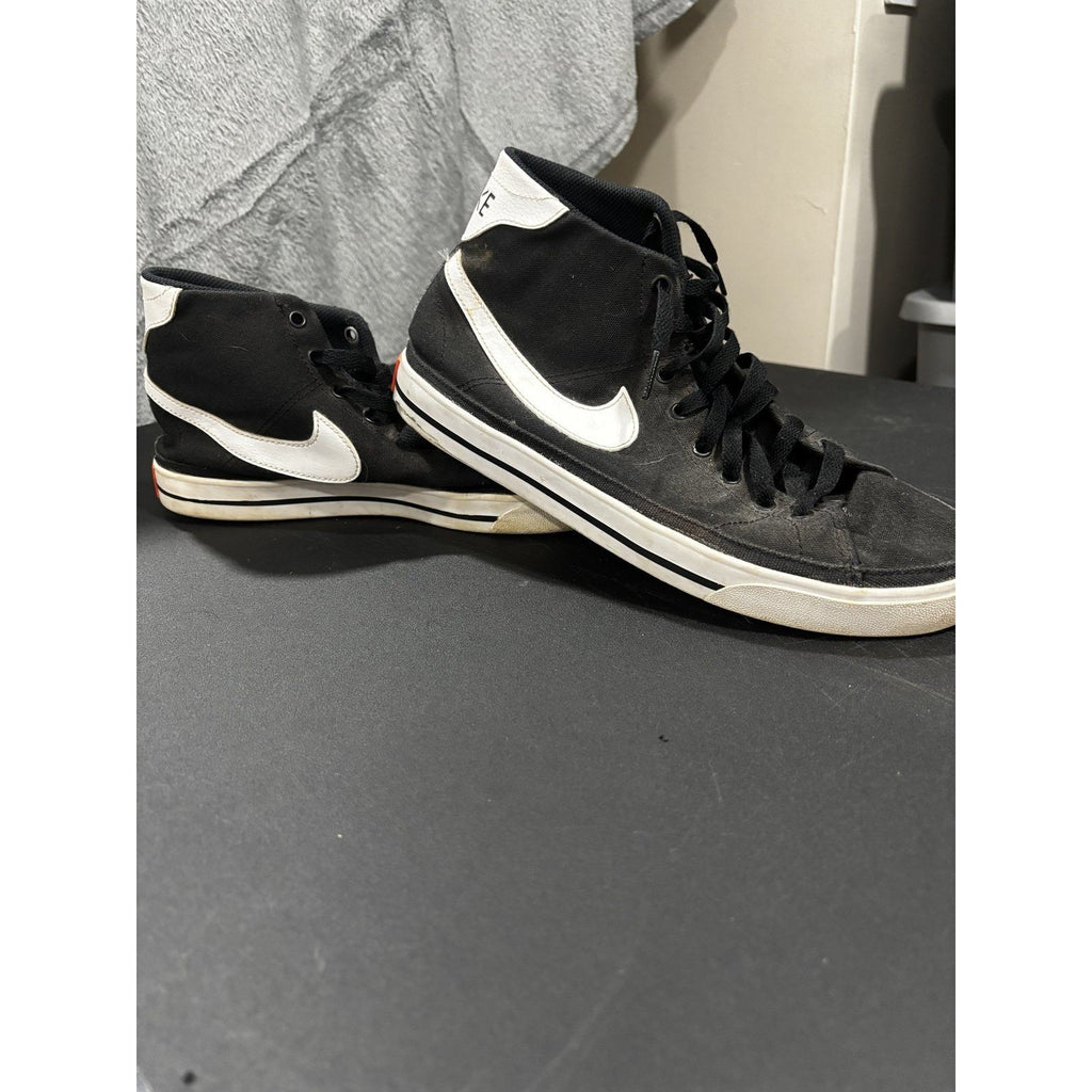 Nike Mens 9.5 Black White Mid Top Sneakers Casual Retro Skate Style