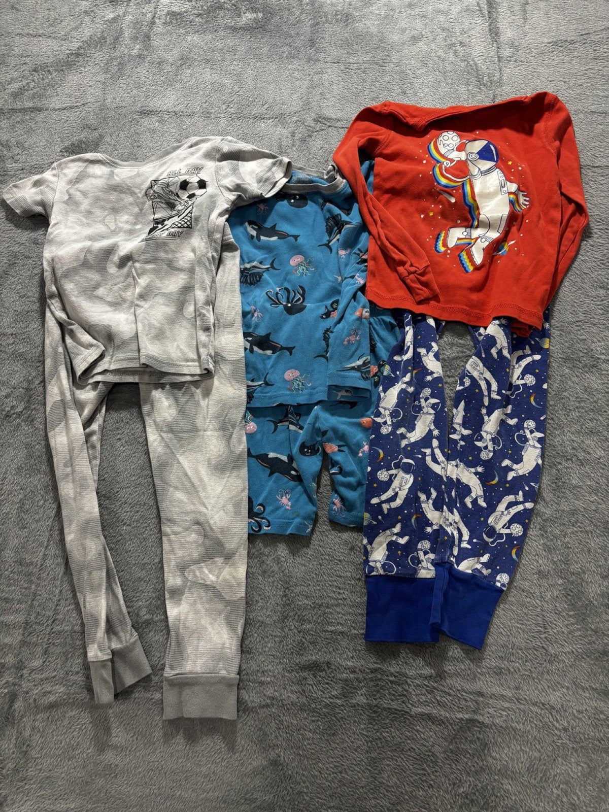 Carter's Kids Sizes 6 to 6/6A 3 Sets Pajamas OshKosh Gray Camo Blue Astronaut