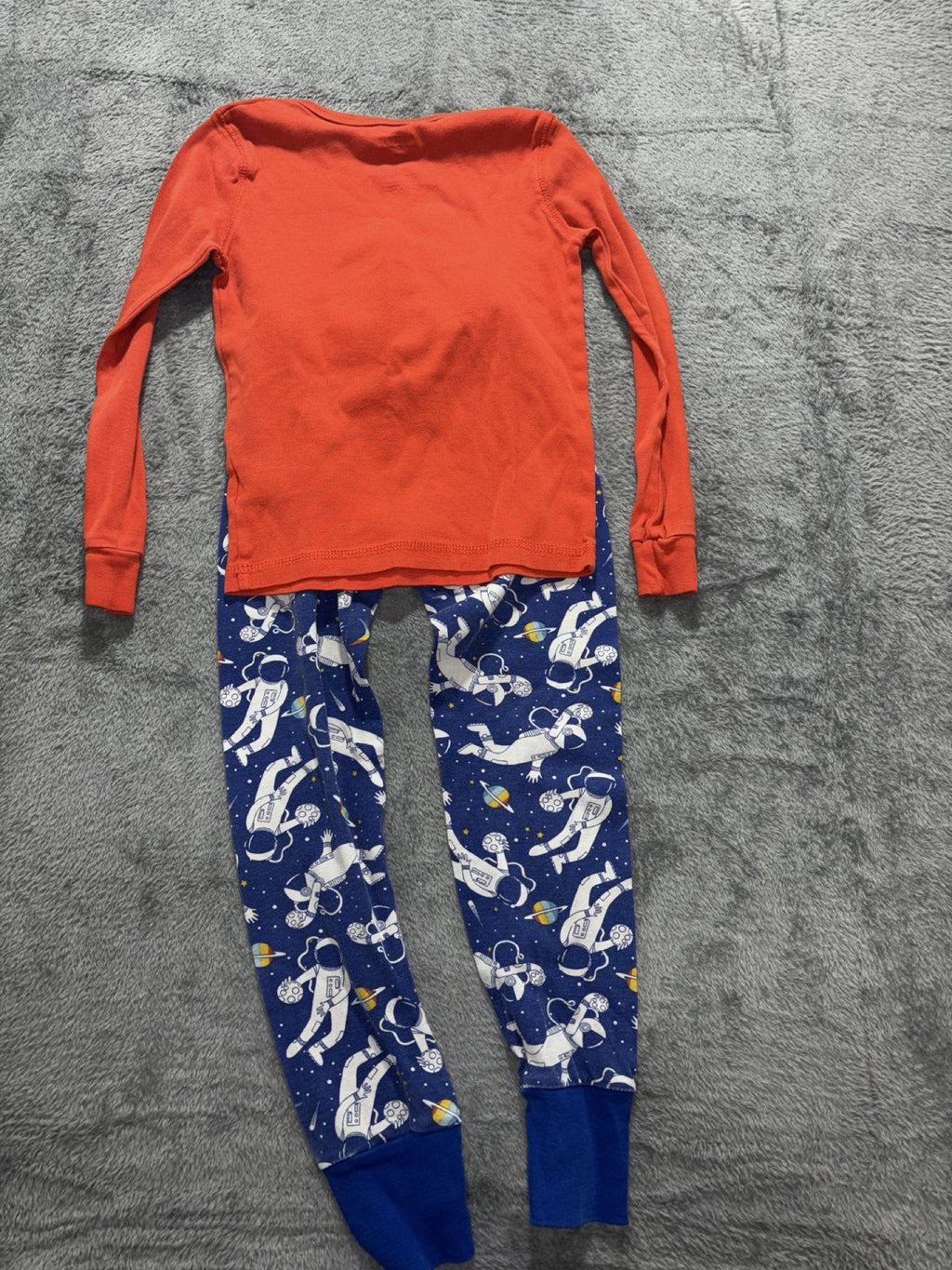Carter's Kids Sizes 6 to 6/6A 3 Sets Pajamas OshKosh Gray Camo Blue Astronaut