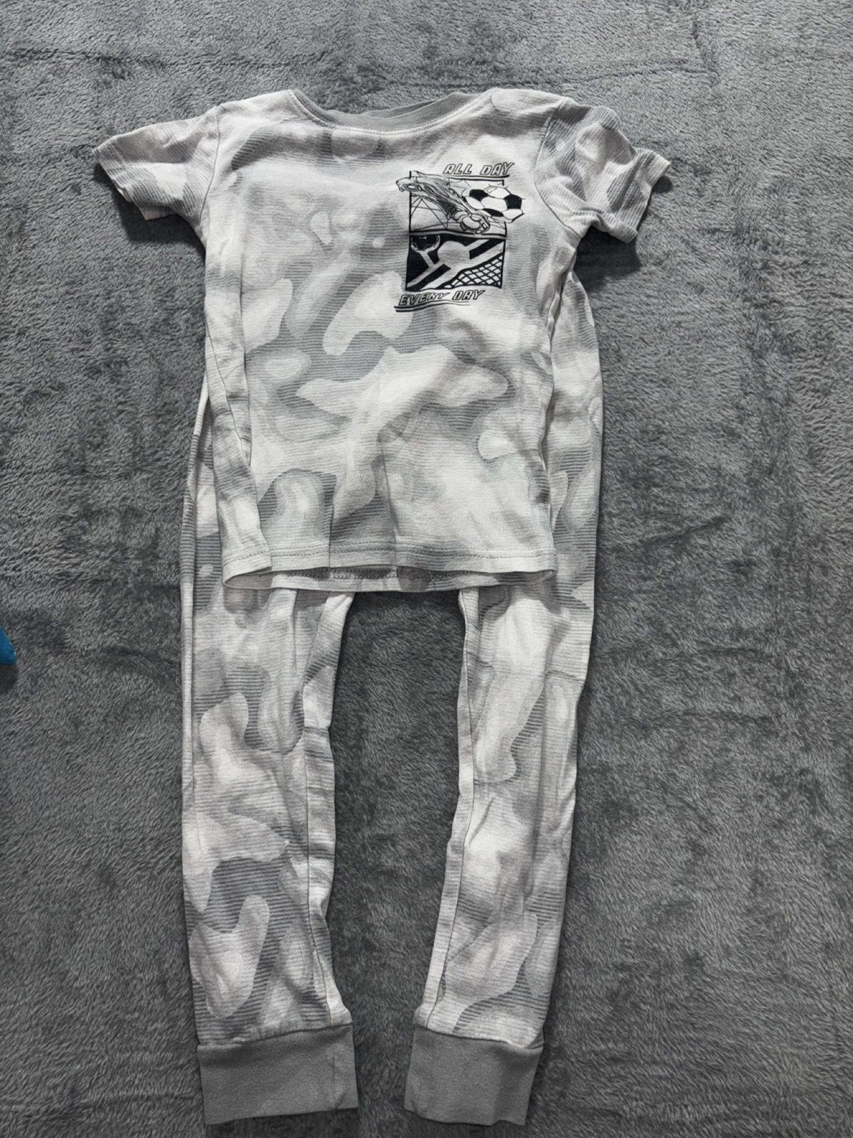 Carter's Kids Sizes 6 to 6/6A 3 Sets Pajamas OshKosh Gray Camo Blue Astronaut