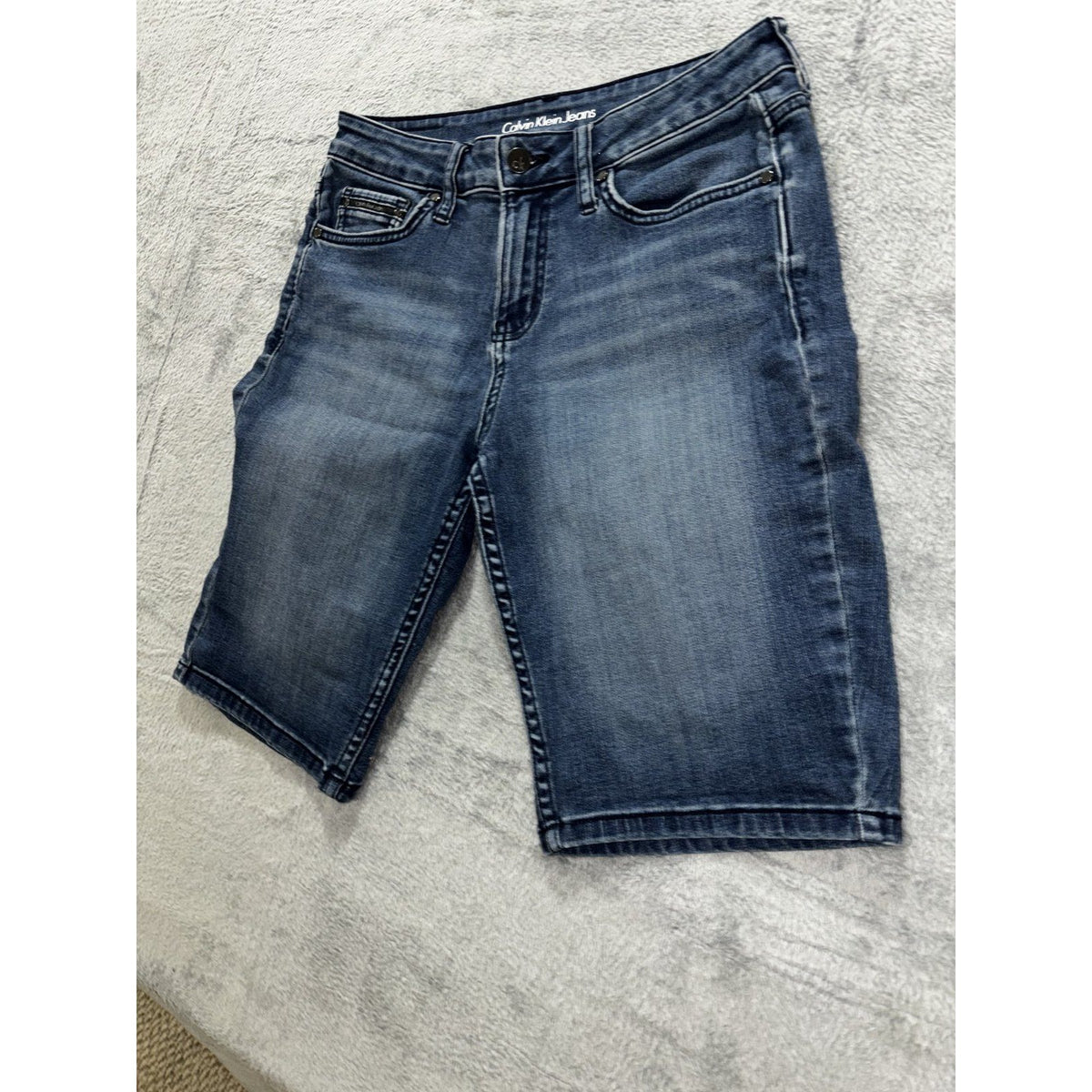 Calvin Klein Women's Medium Wash Denim Shorts Size 4, photo 3 of 12