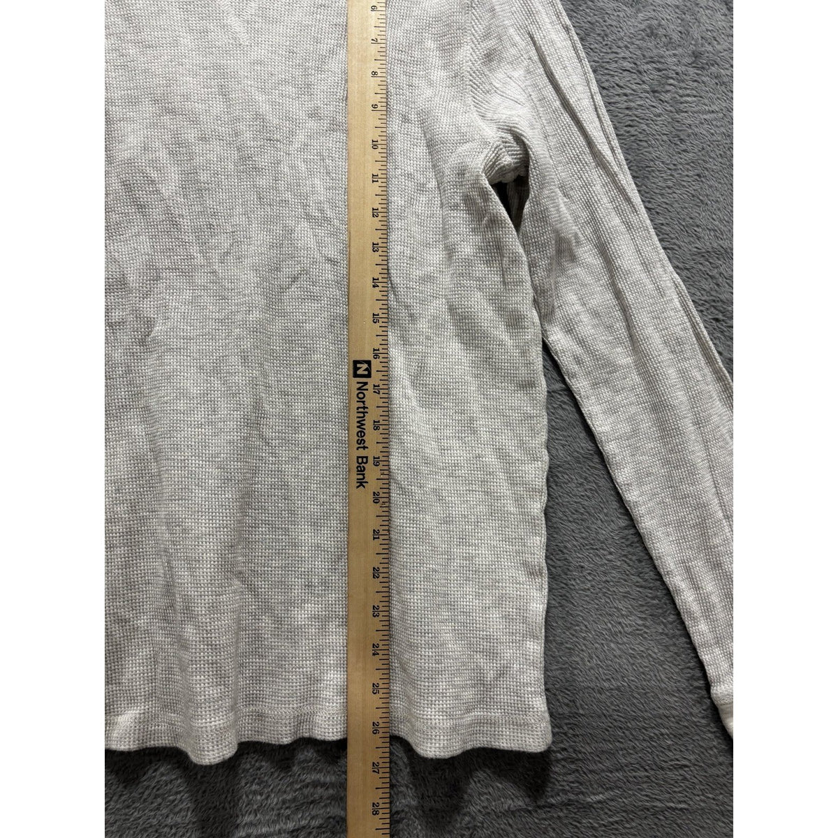 Chaps Mens L Heather Gray Waffle Knit Long Sleeve Thermal Shirt Casual