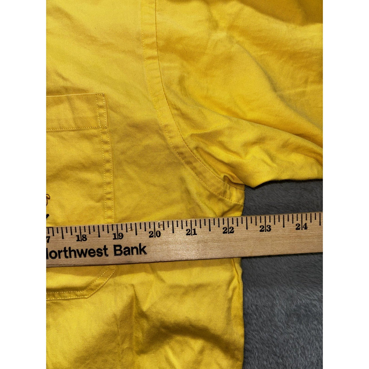 IZOD Men's Yellow Short Sleeve Shirt Size L, photo 5 of 12