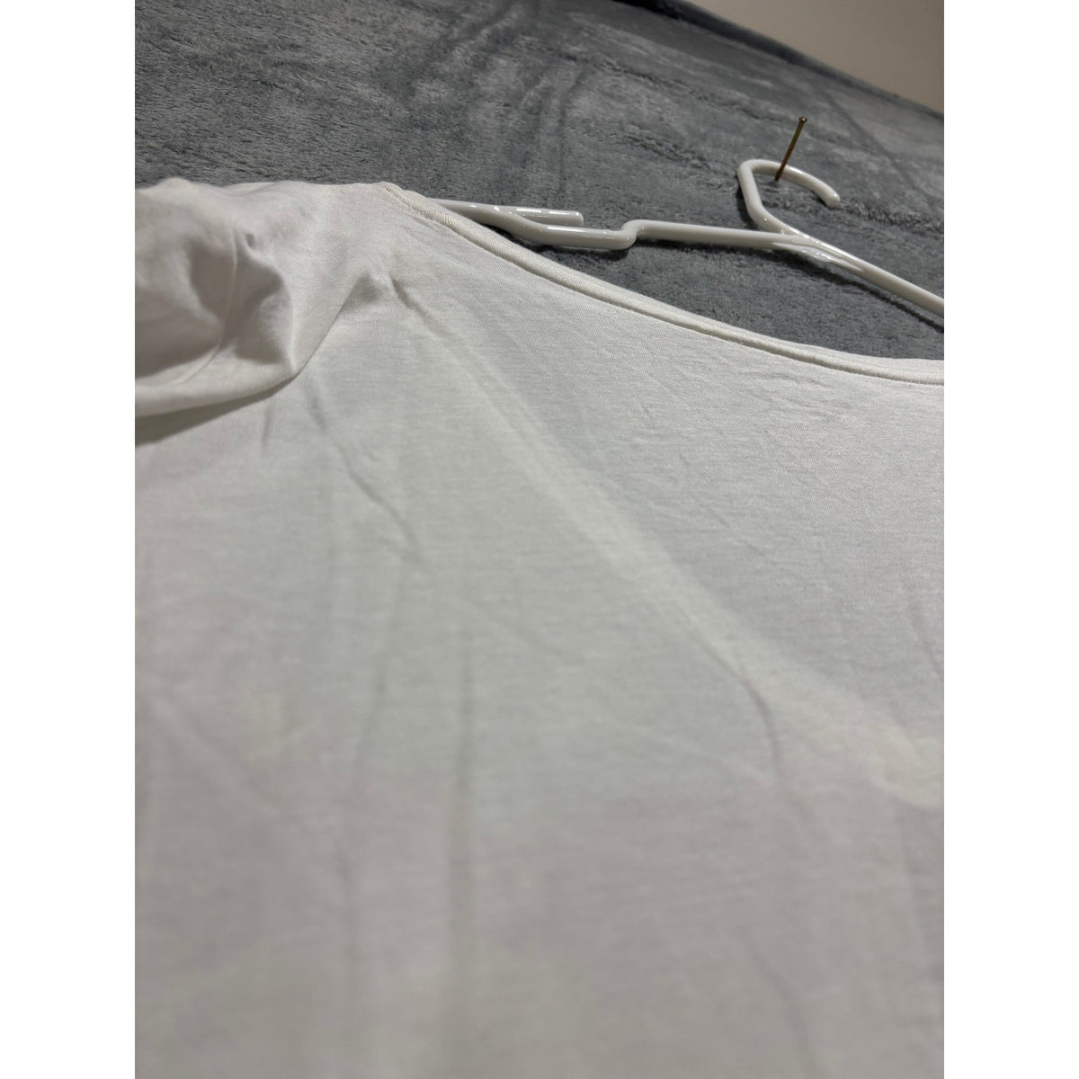 Banana Republic XXL White V-Neck Timeless Tee Womens Casual Minimalist Shirt