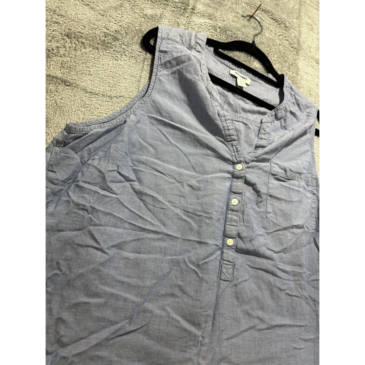 Old Navy Womens XL Light Blue Chambray Sleeveless Popover Top Casual Coastal